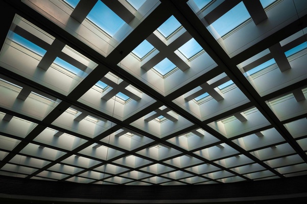 Skylight systems for warehouses