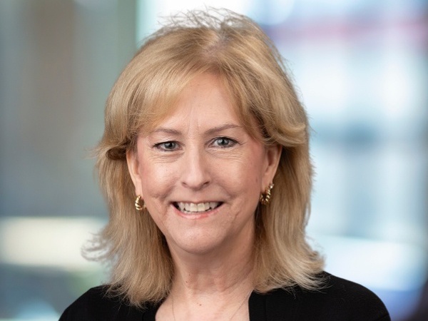 Elizabeth Arnott