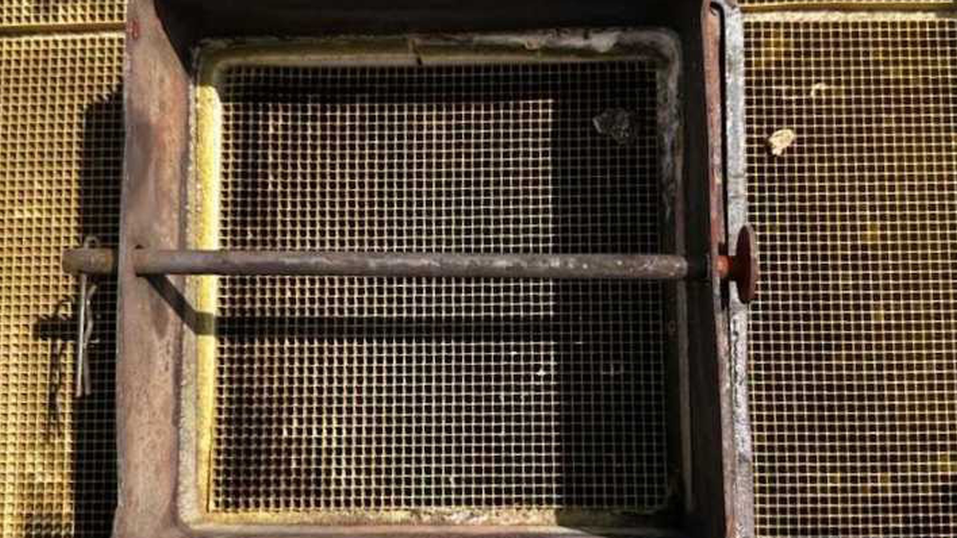 Why an Operationally Dead Ti Ru Screen Retains Up to 50% of Its Precious Metal