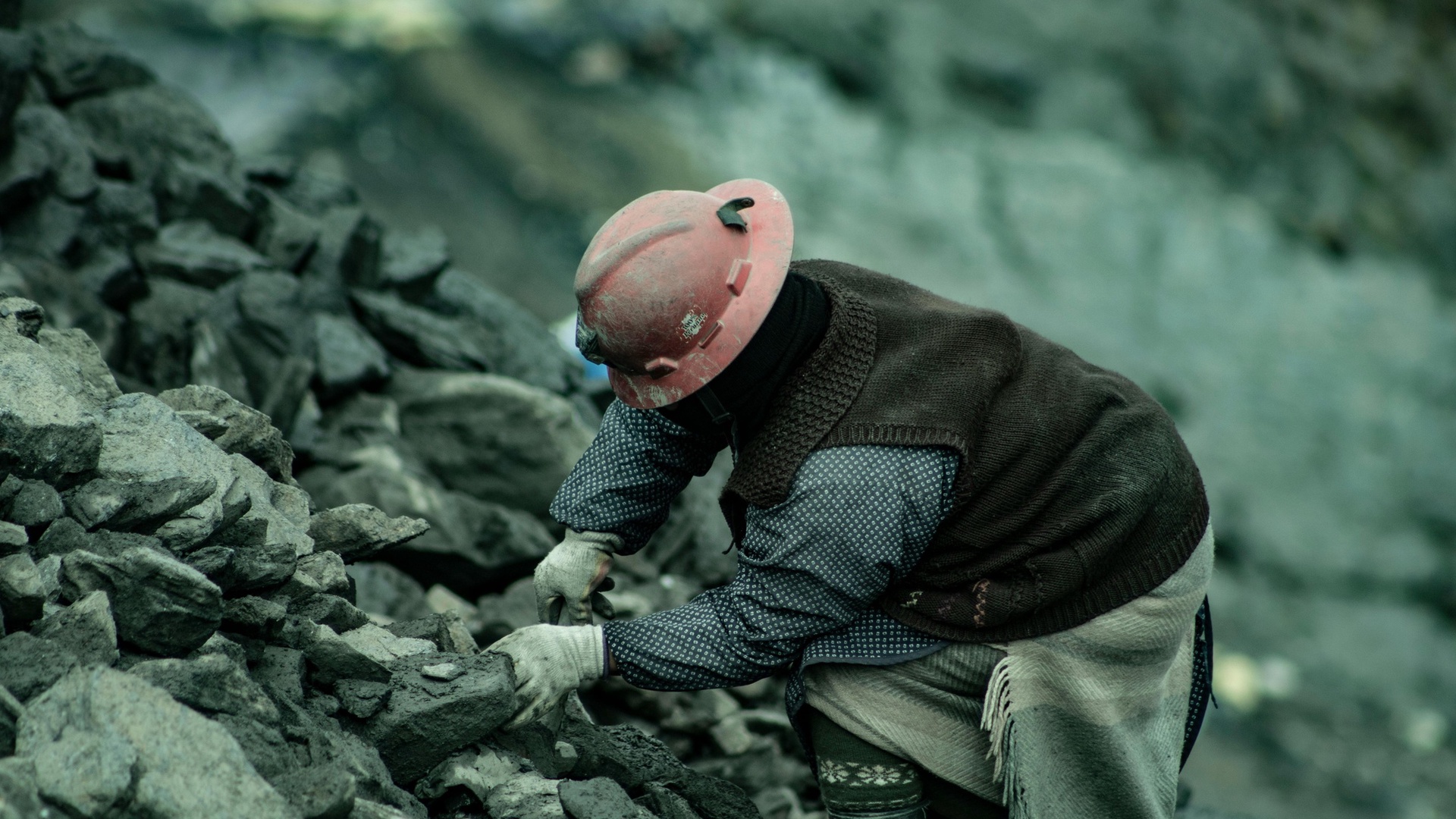 The New Ukraine Mineral Deal