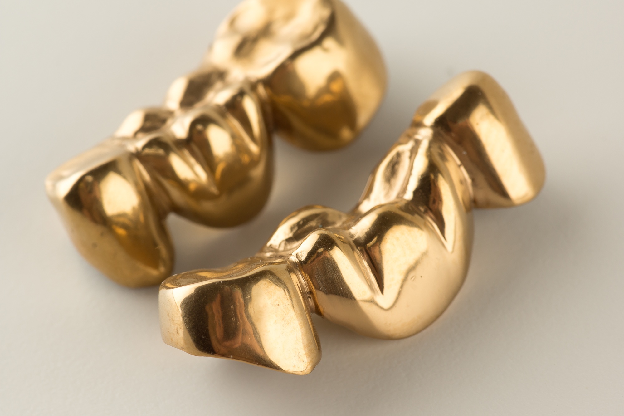 gold_dental_crowns