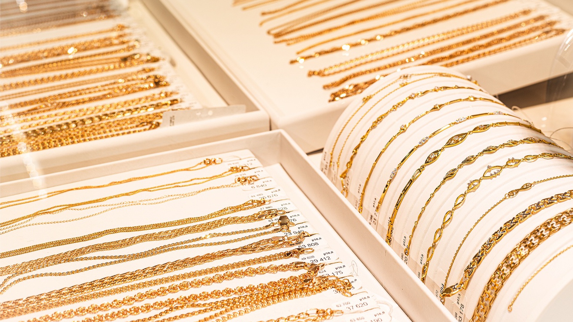 Gold Rebounds Above $4,500 as Middle East Conflict Deepens, but Higher Yields Still Cap the Rally