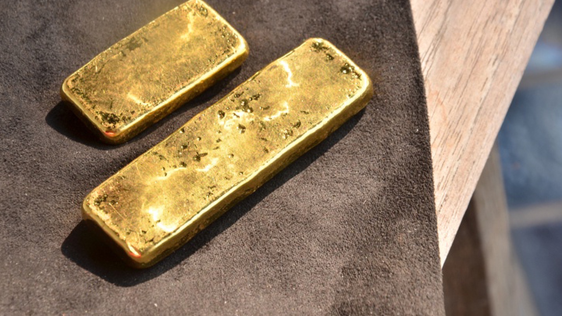 Geopolitical Risk and Gold Price Bubbles